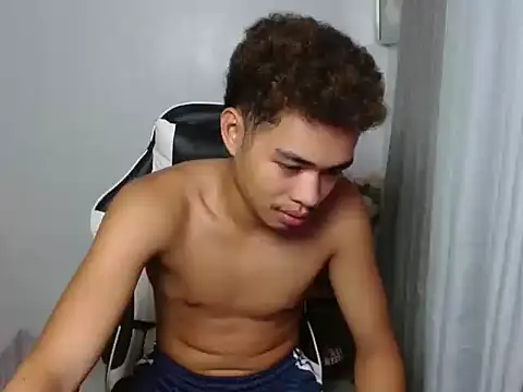 curlyasian_njxx webcam