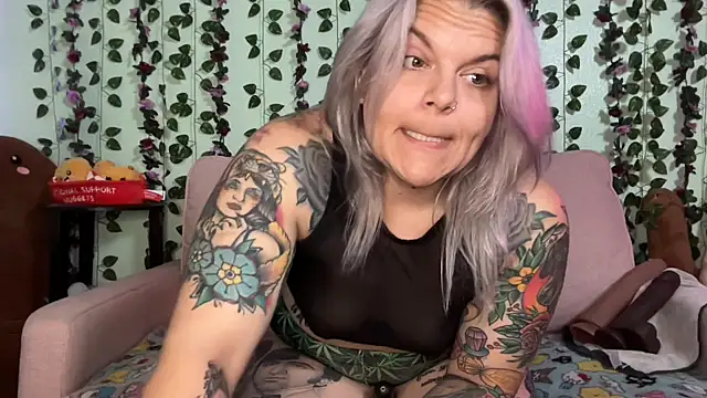 CherryBombBomb webcam