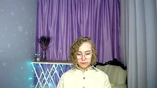 queen_a_n_i webcam