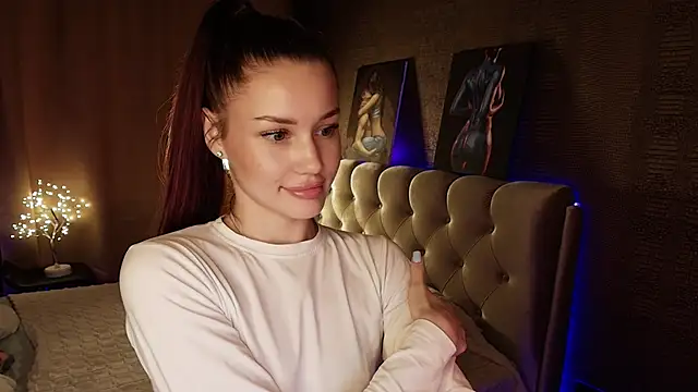 Aria_Mila webcam