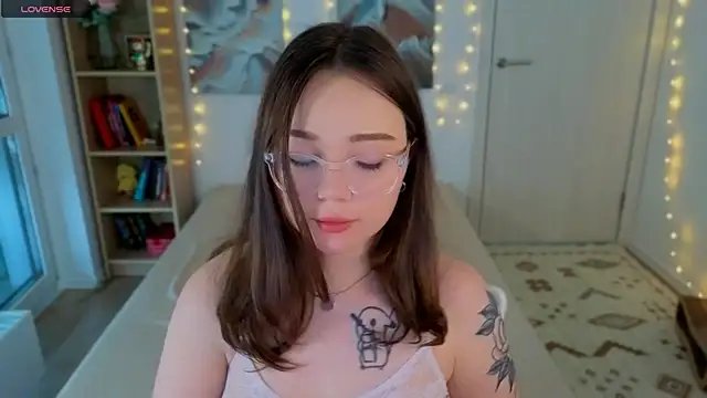 MilenaSaint webcam