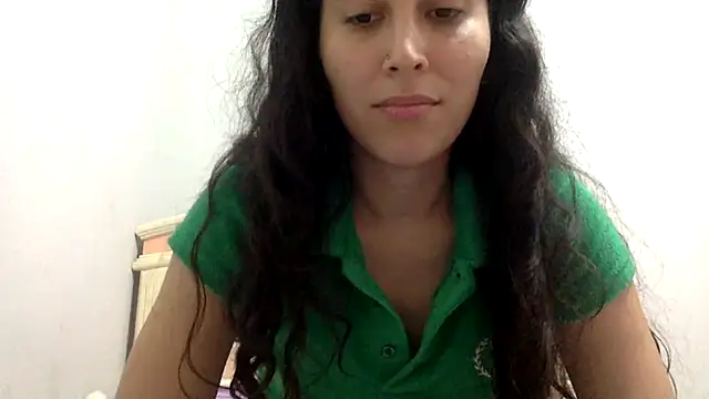 LatinDoll8 webcam