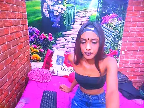 IndianPretty14u2Luv webcam