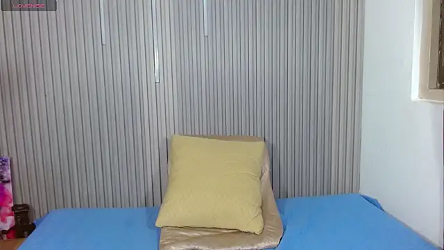 Julian_Smith21 webcam