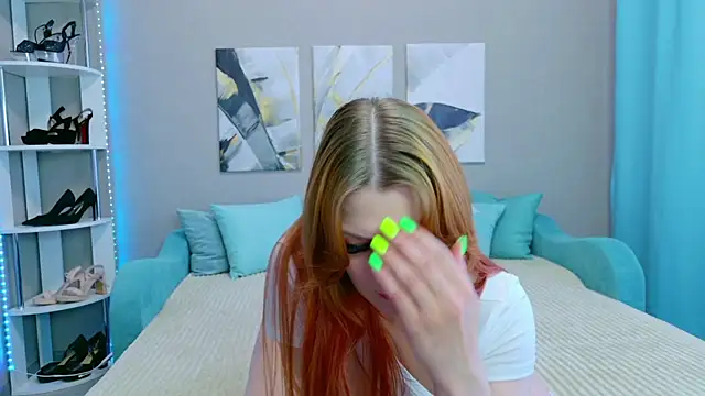 Redhead_Vixen__ webcam