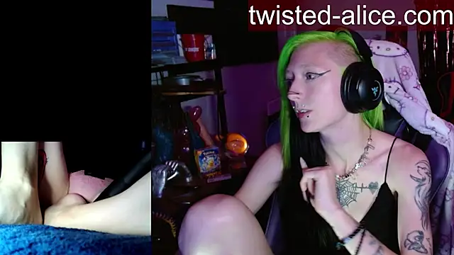 Twisted_Alice webcam