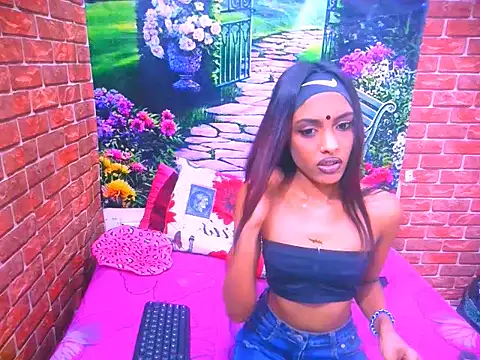 IndianPretty14u2Luv webcam