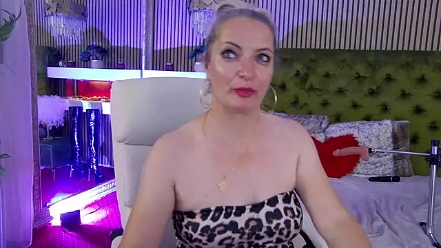 LadyTouch webcam