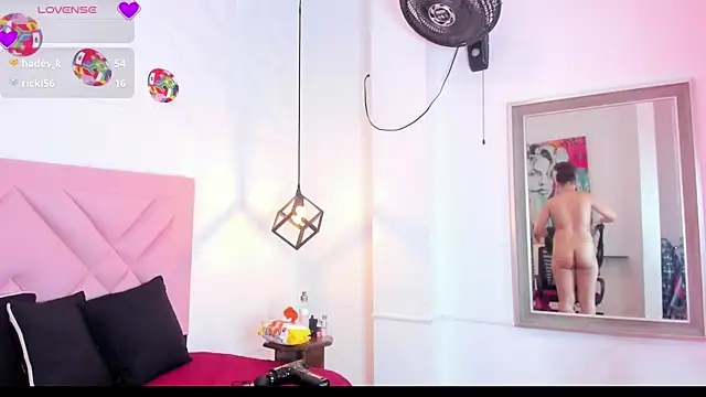 curly_babe webcam