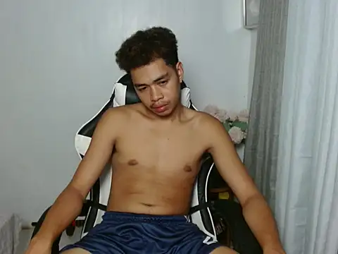 curlyasian_njxx (M twink) - public cum show