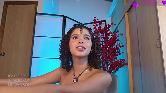 Lolya - Female webcam sex chat