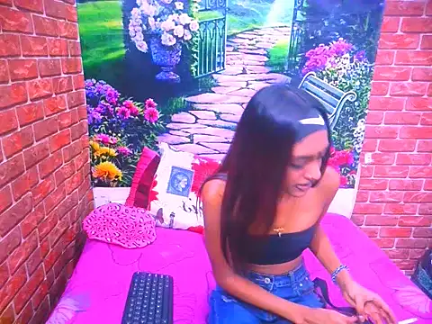IndianPretty14u2Luv webcam