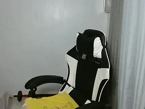 curlyasian_njxx webcam