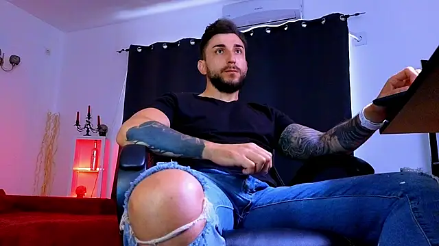 MightyAaron66 webcam