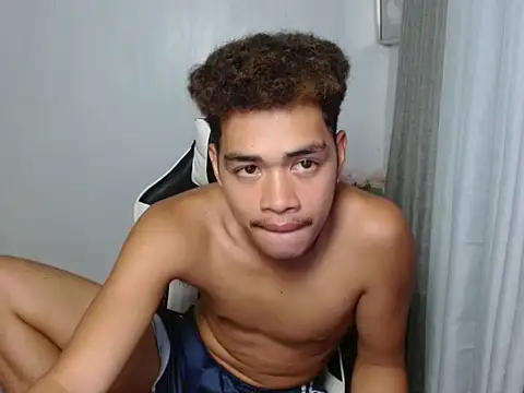 curlyasian_njxx (M twink) - public cum show
