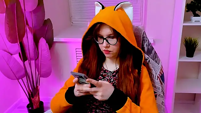 CarolGiggly webcam