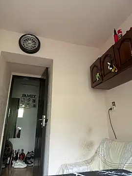 MikyVesela live sex cam