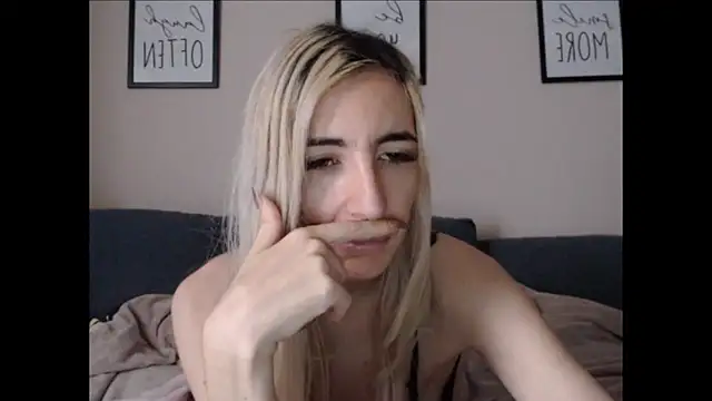 BarbieBlondieGirl live cam