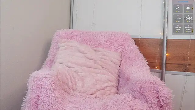 CherlyGuss live cam