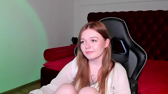 ElinaVale webcam