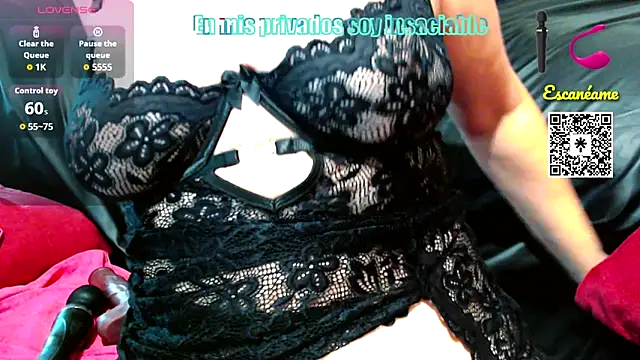 anoukcavin (F mature) - plug culo