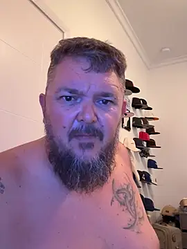 TatooedBear webcam