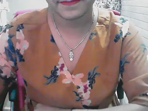LovingPihu webcam