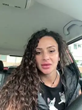 Caramellaa live cam