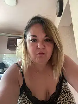 MikyVesela live cam on StripChat