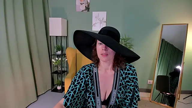 LeticiaRomano live cam on StripChat