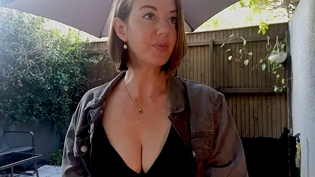 TopsyWilde webcam