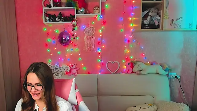 hotty_girls_here live cam on StripChat
