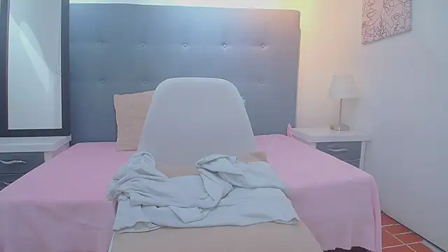 chaneelstark live cam on StripChat