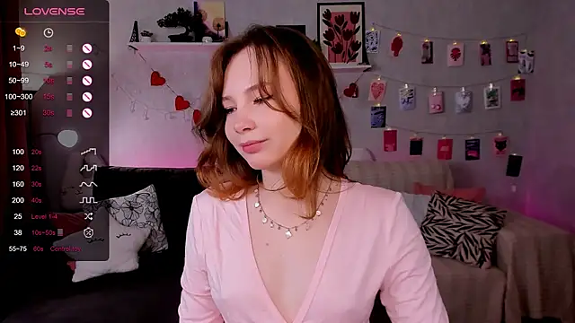 LanaBlu_ live cam on StripChat