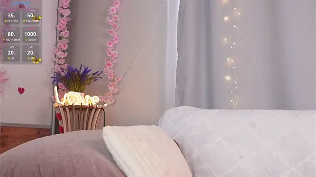 cherlyguss (F teen) - lets taste my wet pussy