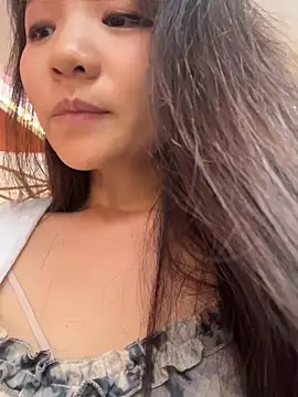 xiaochengzi505 (F milf) - 上身真空到下播
