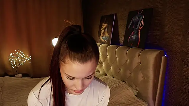 Aria_Mila webcam