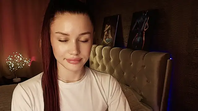 Aria_Mila webcam