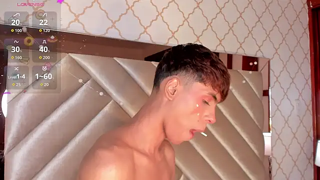 kaelsoft_ (M twink) - cream en my ass