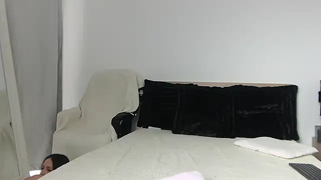 Layla23a webcam