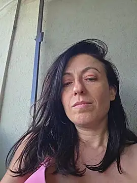 Risky_woman live cam on StripChat