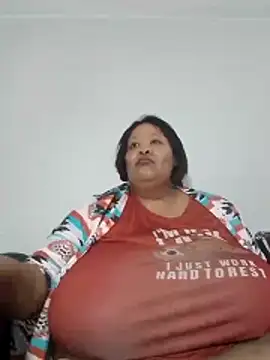 nancy111 (F milf) - Make me squit and cum on my toy