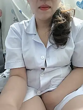 Ariana-Vy live cam on StripChat