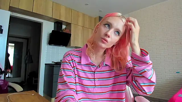 _Alice_Kitty live cam on StripChat