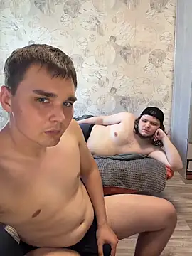 desiredude9 live cam