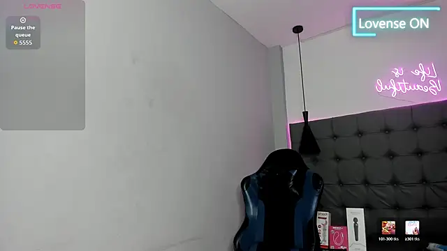 scarletcherry18 live cam