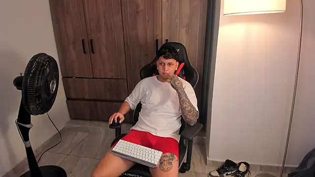 Jake_simons live cam on StripChat