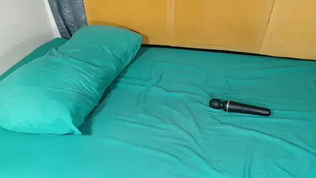 HugeTitisxx live cam