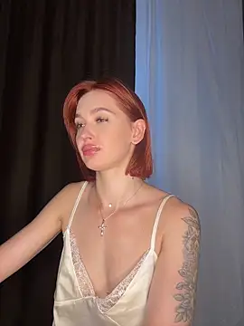 LittleFox___ live cam on StripChat
