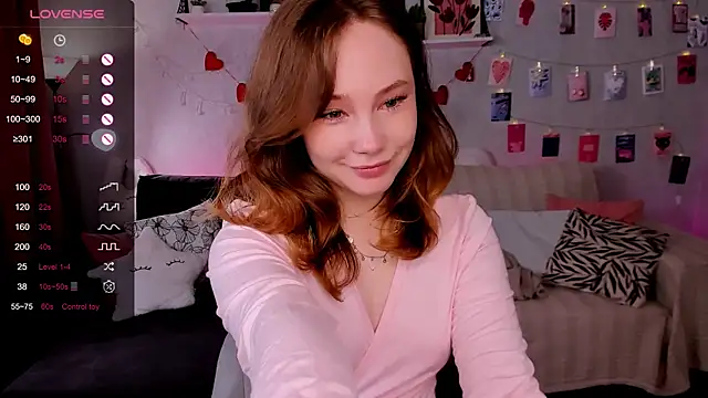 LanaBlu_ live cam on StripChat